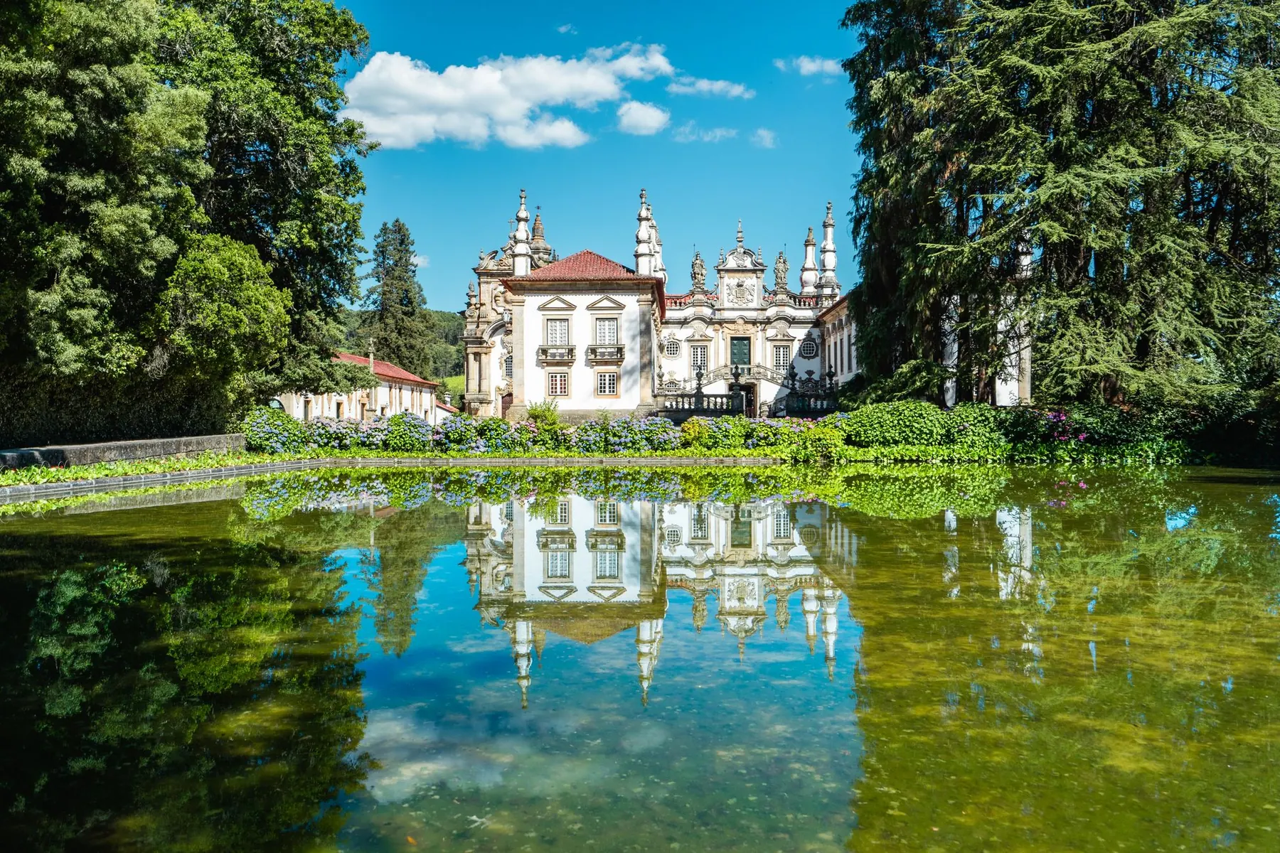 Le palais de Mateus et son reflet dans le bassin